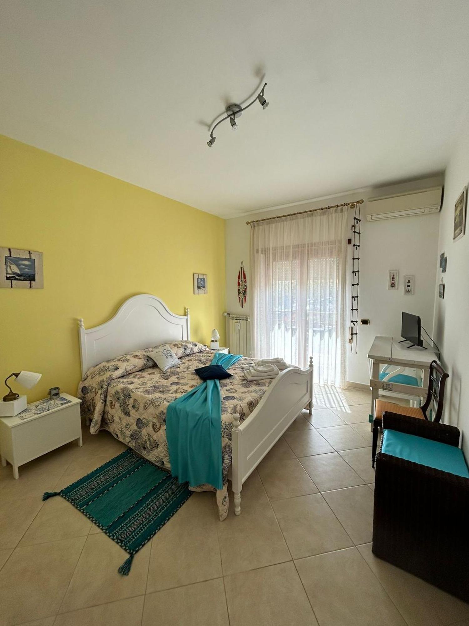 La Dimora Di Livia Aparthotel ลิโด ดิ ออสเตีย ภายนอก รูปภาพ