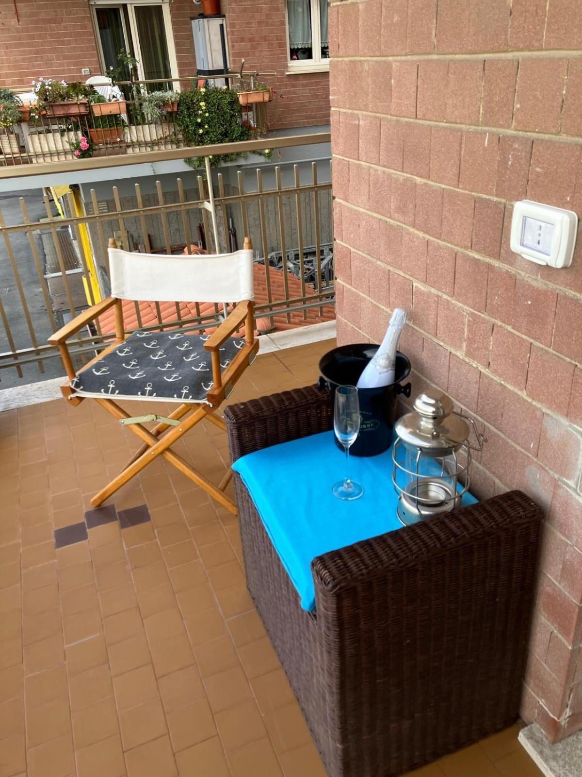 La Dimora Di Livia Aparthotel ลิโด ดิ ออสเตีย ภายนอก รูปภาพ